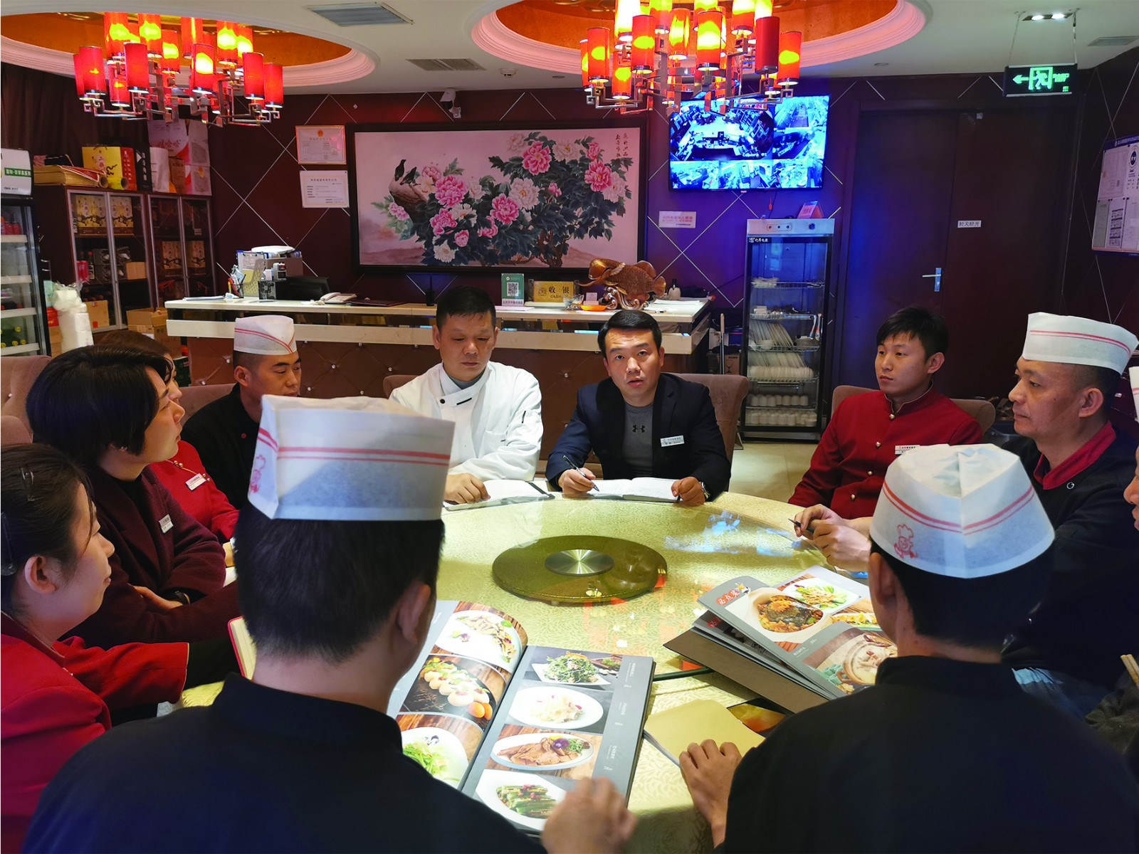 入选杨彬在给员工开会1sssss_meitu_13.jpg