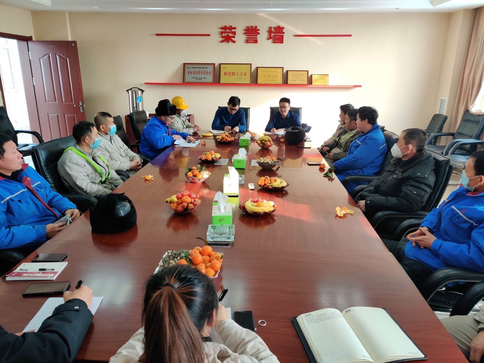 吉林新洋丰总经理陈旺明、分工会主席鲁文彦组织召开困难职工座谈会_meitu_6.jpg